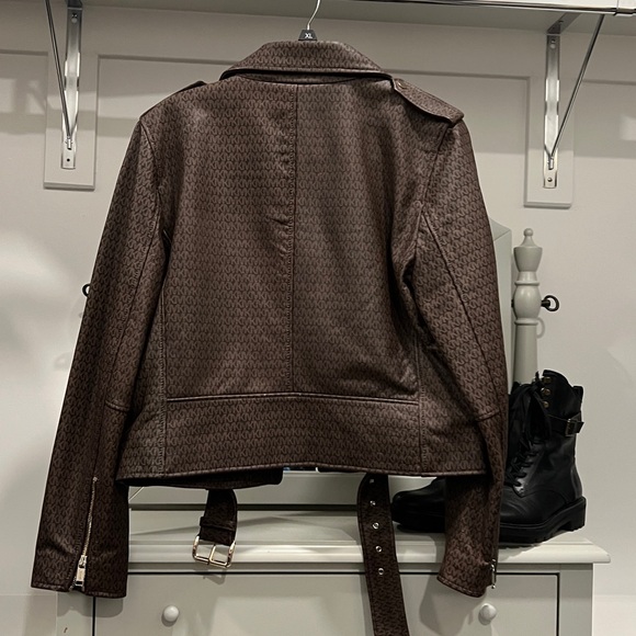 Michael Kors Brown Leather Bomber Jacket “NEW” never worn GOLD zipper snaps! - Picture 2 of 8